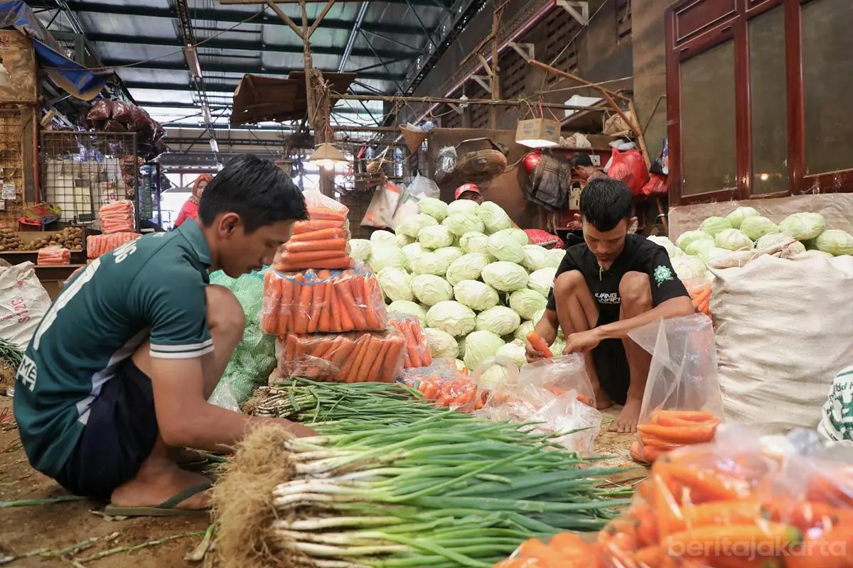 Pramono Anung: Masyarakat Diimbau Tidak Panic Buying Kebutuhan Pokok
