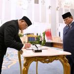 Presiden Prabowo Lantik Hanif Faisol Nurofiq, Mohammad Jumhur Hidayat, dan Hasan Nasbi