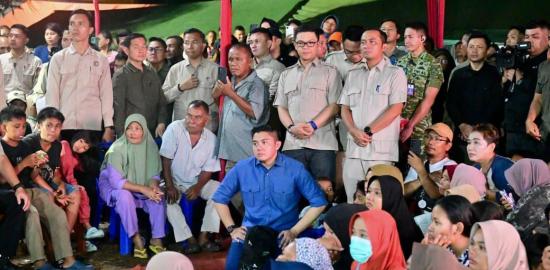 Malam Tahun Baru di Lokasi Bencana, Presiden Prabowo Ajak Warga Berdoa Bersama