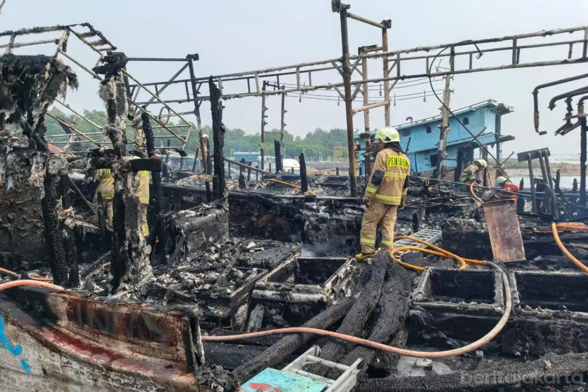 Kebakaran Kapal di Muara Angke Berhasil Dipadamkan