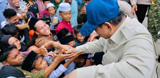 Antusiasme Masyarakat Warnai Kunjungan Presiden Prabowo ke Pulau Madura