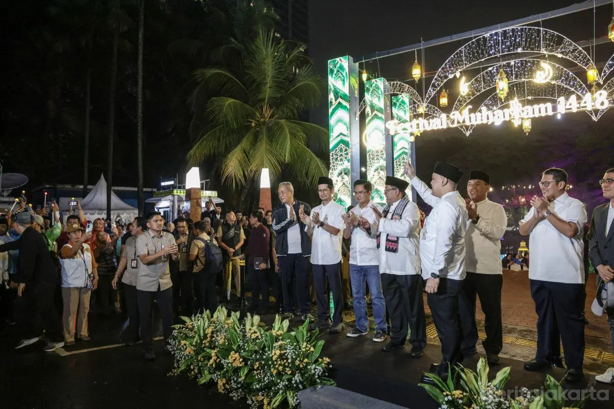 Rano Lepas Pawai Obor 1 Muharram 1448 H di Taman Bendera Pusaka