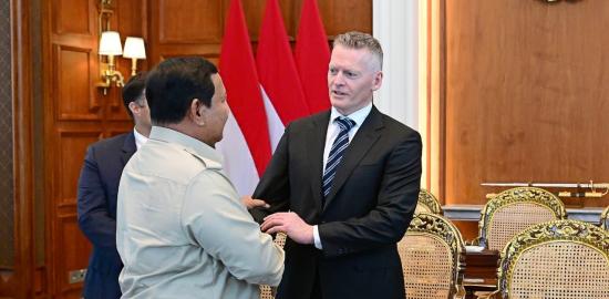 Terima Dirut Garuda dan Perwakilan Embraer, Presiden Prabowo Dorong Perkembangan Industri Penerbangan Nasional