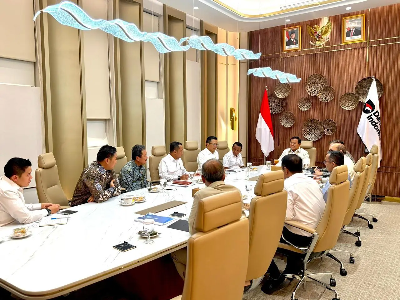 Presiden Prabowo Gelar Rapat Terbatas Akselerasi Program Strategis Nasional Pasca Lawatan Eropa