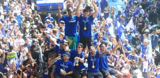 Di Tengah Euforia Juara, Persib Bandung Tersandung Sanksi FIFA