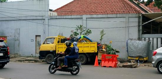 Pengawasan Lemah, Reklame dan Proyek Galian Jadi Sorotan di Kota Bandung