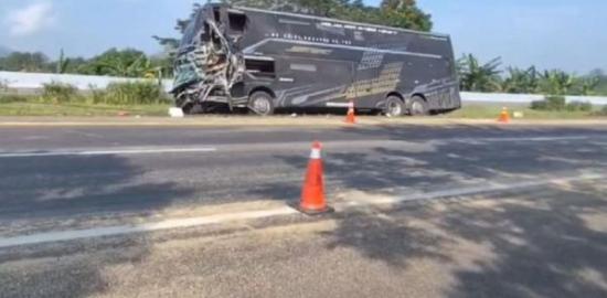 Kronologi Kecelakaan Tewaskan 1 Orang di Tol Cipali, Bus Oleng lalu Hantam Truk