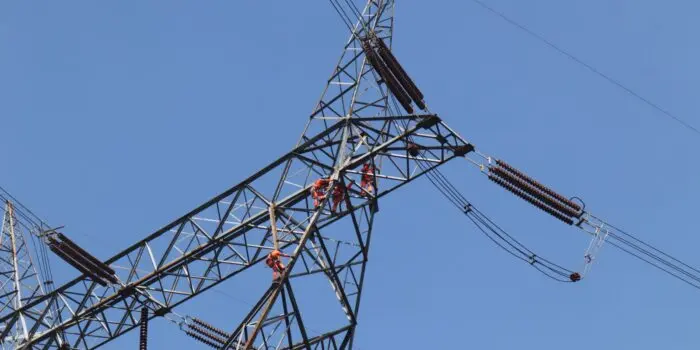 PLN Perbaiki SUTET 500 kV Tanpa Padam, Pasokan Listrik Tetap Andal