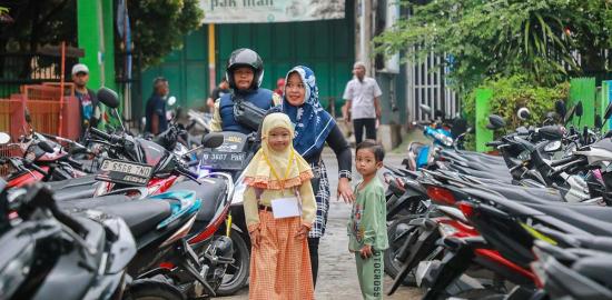 Pemprov DKI Izinkan ASN Antar Anak Hari Pertama Sekolah