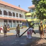 Teatrikal Perjalanan Yesus: Penghayatan Iman Umat Katolik di Gereja Santo Robertus Bellarminus