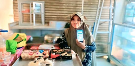 Usaha Kue Tantiningsih: Dukungan Holding UMi BRI Group Mengubah Ekonomi Keluarga