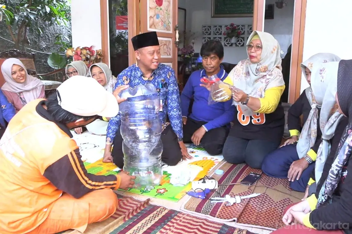 Media Pengelolaan Sampah di Grogol Selatan Diperbanyak