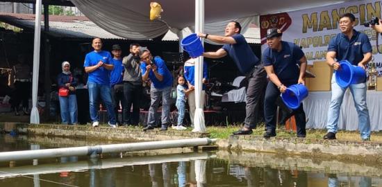 Ratusan Peserta Ramaikan Mancing Mania Kapolrestabes Bandung Cup 2026 di Situ Manglayang