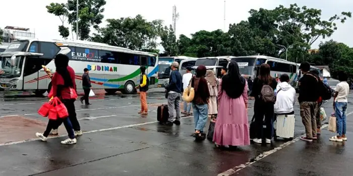 Proyek BRT Bandung Disorot, Pedagang Terminal Cicaheum Minta Kepastian Kompensasi