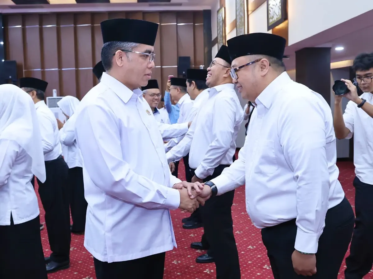 Lantik 12 Pejabat, Menaker: Jabatan Bukan Sekadar Posisi, Layanan Publik Harus Jadi Prioritas