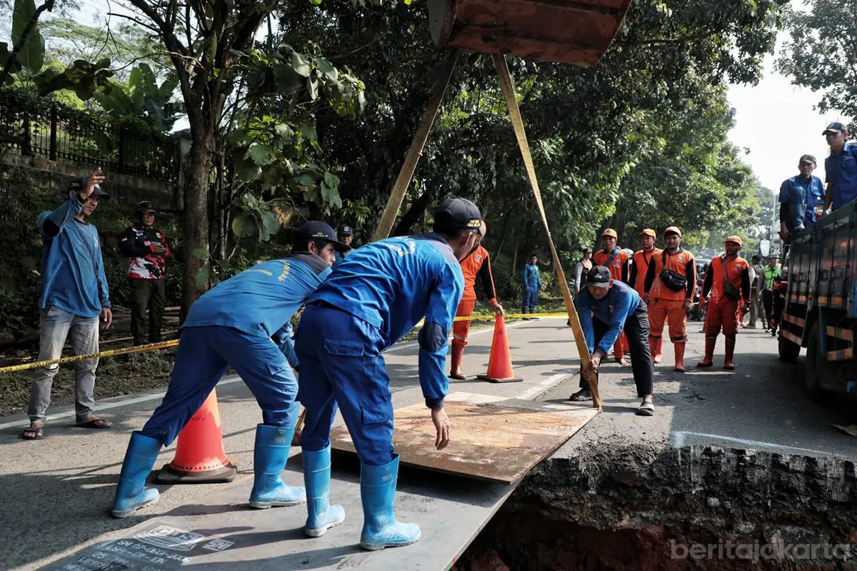 Saluran Lama di Jl Lenteng Agung Bakal Diganti Box Culvert Beton