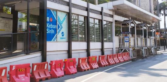 Halte Transjakarta Kebon Sirih Arah Kota Ditutup Sementara