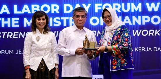 Menaker Tegaskan Kesempatan Kerja Tetap Terbuka di Tengah Tantangan Global