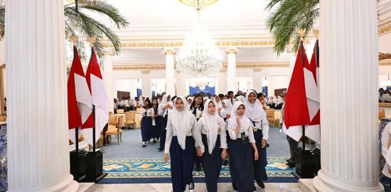 Menyusuri Istana, Menyulam Mimpi: Pengalaman Tak Terlupakan Pelajar SMP 39 Jakarta