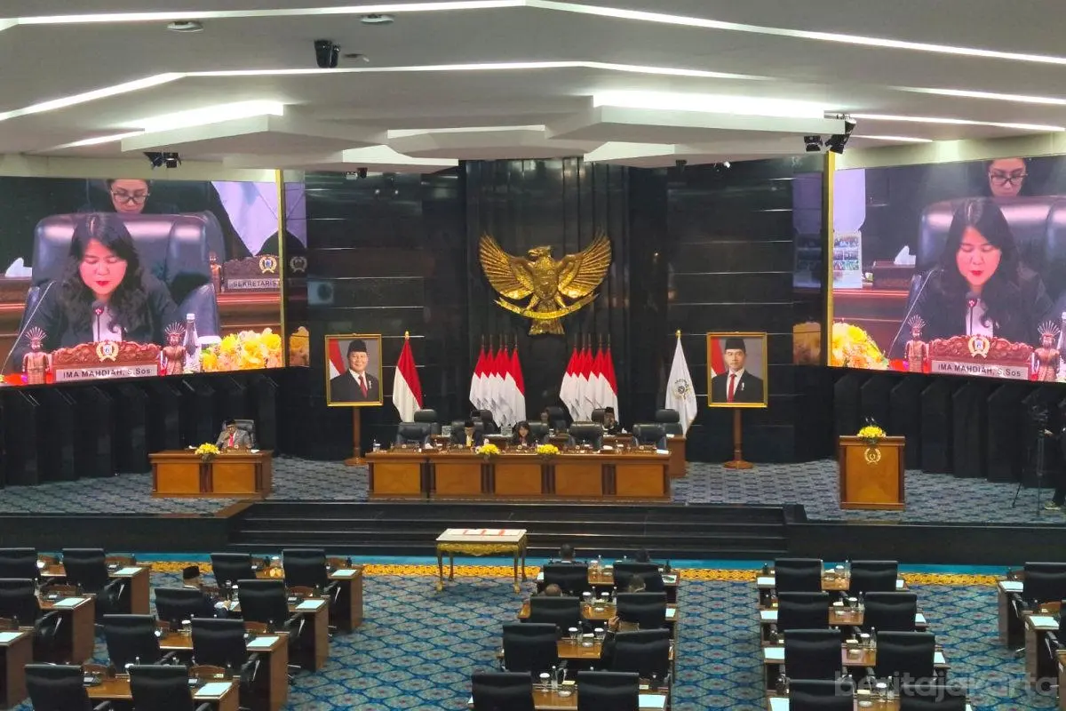 Tok! DPRD DKI Sahkan Raperda Pertanggungjawaban APBD 2025