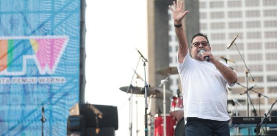 Rano Kampanyekan Pilah Sampah Saat Karnaval Jakarta Penuh Warna