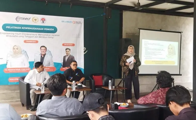 Himmatul Aliyah Ajak Pemuda Jadi Penggerak Ekonomi dalam Pelatihan Kewirausahaan INSED