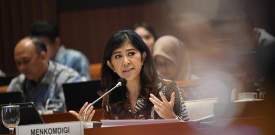 Menkomdigi Tegaskan Tidak Ada Rencana Pemerintah Batasi WhatsApp Call dan VoIP