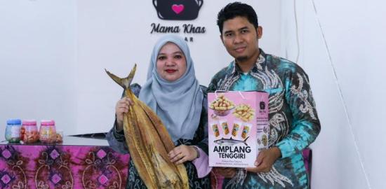 Menteri Maman Re-Opening Toko Mama Khas Banjar dan Ajak UMKM Patuhi Aturan