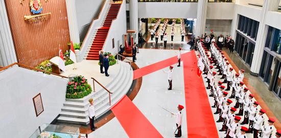 Presiden Prabowo Disambut Upacara Kenegaraan di Parliament House Singapura