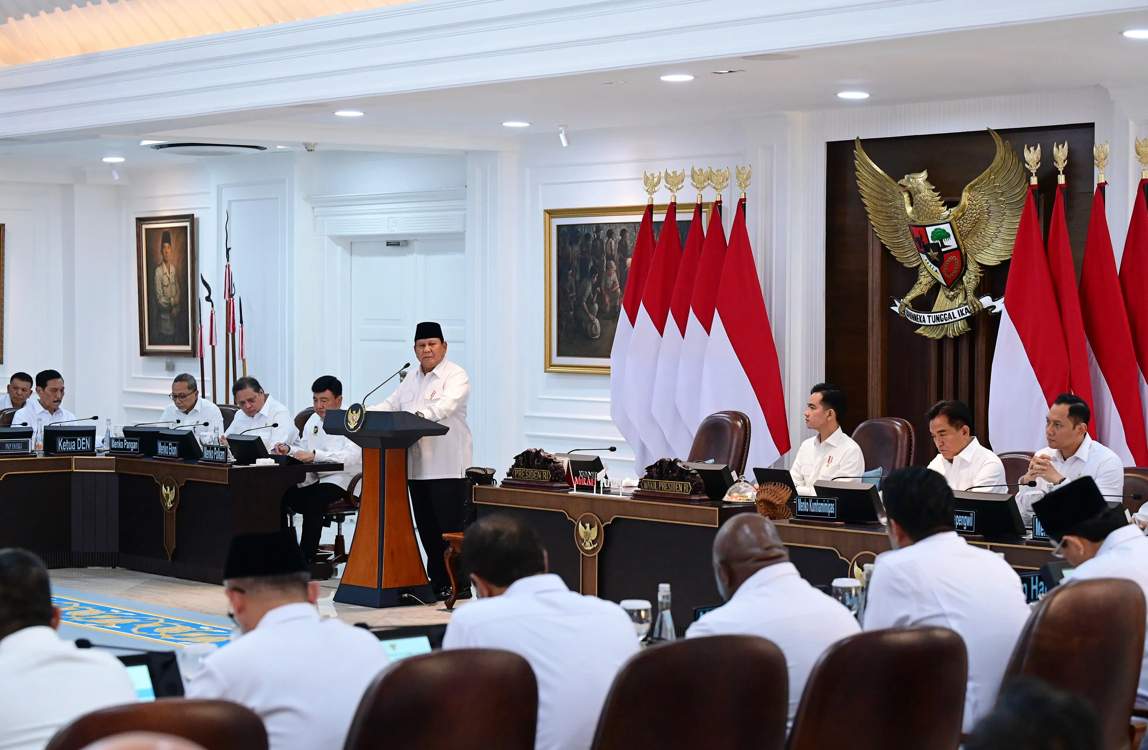 Presiden Prabowo Pimpin Sidang Kabinet Paripurna untuk Evaluasi Kinerja Pemerintahan Semester Pertama