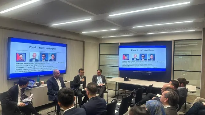 London Tech Week 2025: Wakil Menteri Nezar Patria Paparkan Strategi AI Indonesia