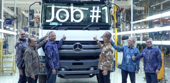 Investasi Otomotif Terus Melaju, Menperin Apresiasi Pabrik Baru Mercedes-Benz di Cikarang