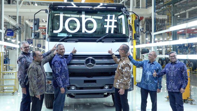 Investasi Otomotif Terus Melaju, Menperin Apresiasi Pabrik Baru Mercedes-Benz di Cikarang